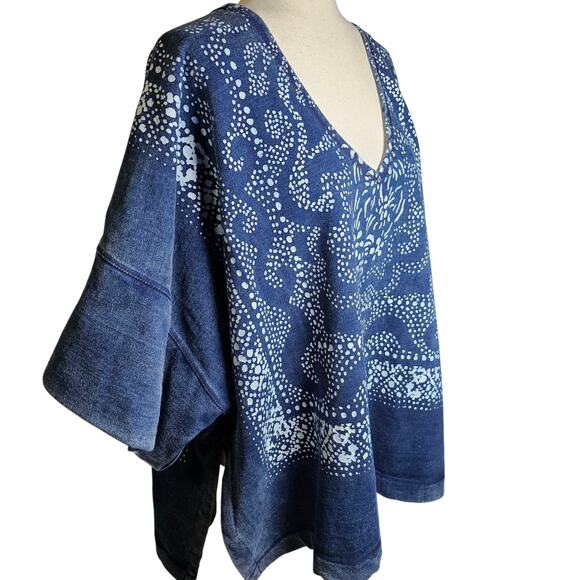 Free People, Thick Oversized, Boxy, Short Roll‎ Sleeve, Bandana Print Sweatshirt - Picture 2 of 15